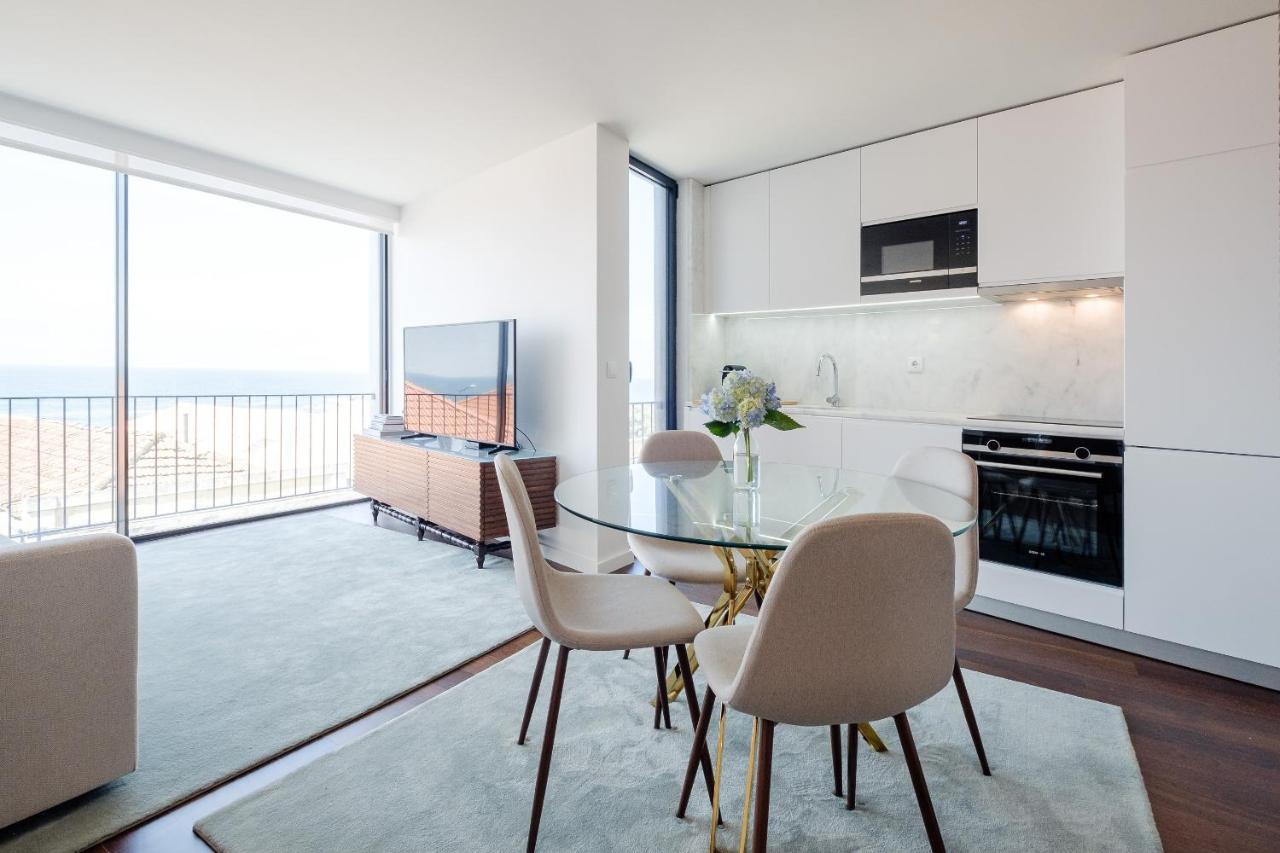 Boutique Rentals- Bliss By The Sea Apt- Ocean views in Foz Beach Porto Exterior foto